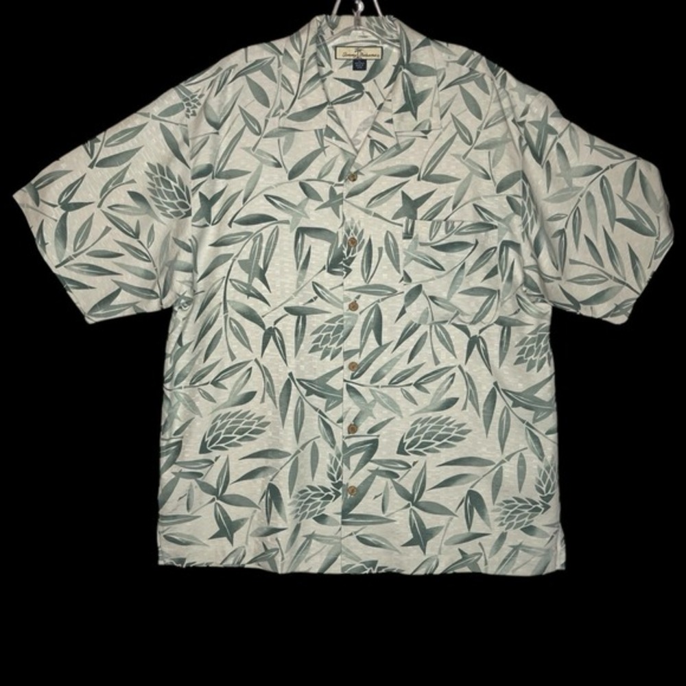 Tommy BAHAMA 100% Silk Hawaiian Button Front Shirt Mens L Vacation Beach Cruise